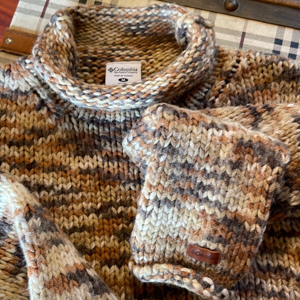 Collar may be worn up or down